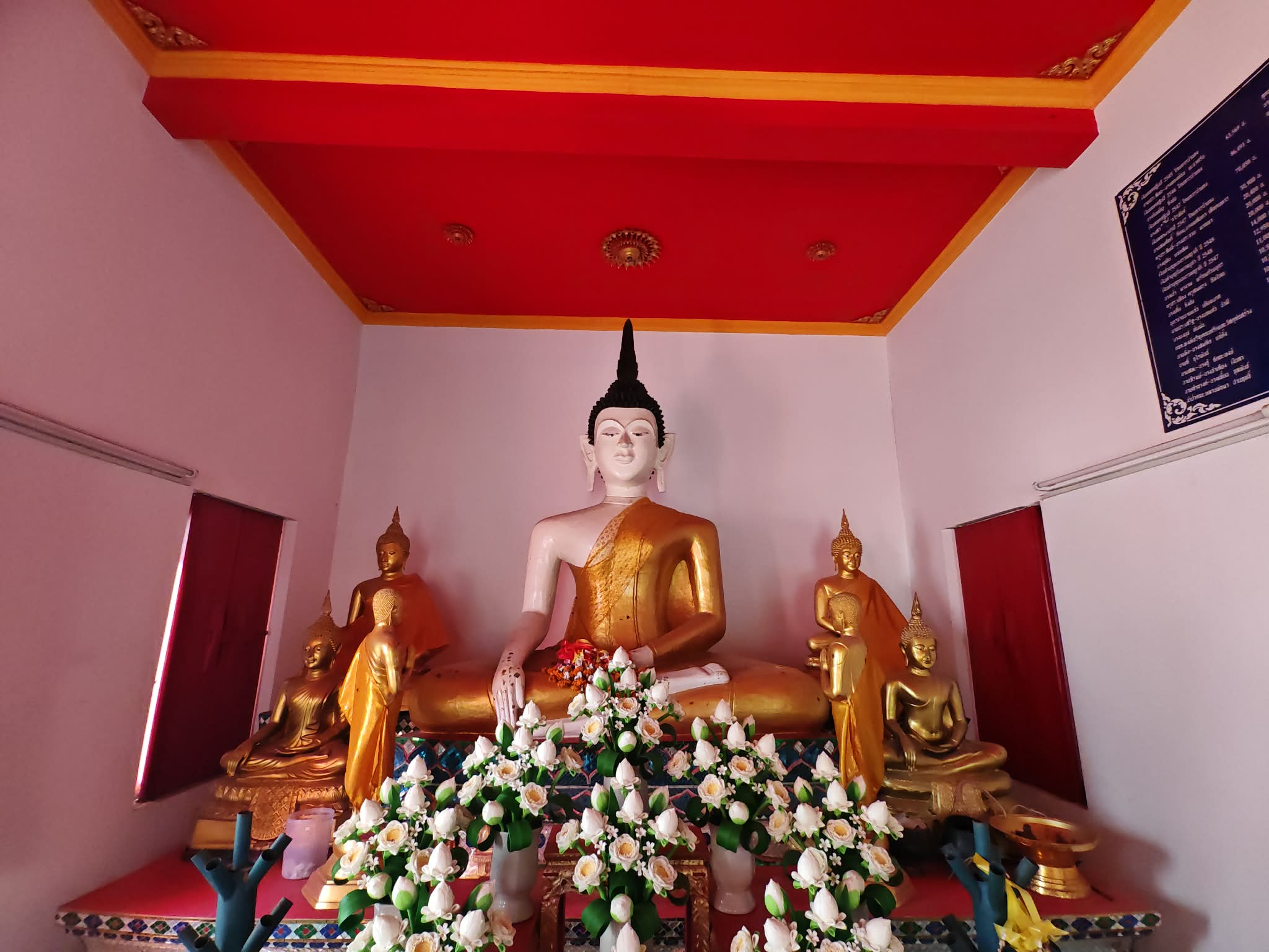 Main Buddha Statue